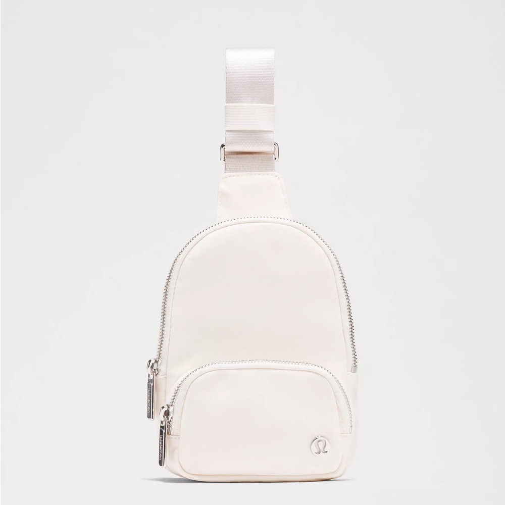 LULULEMON ATHLETICA White Sling Bag
